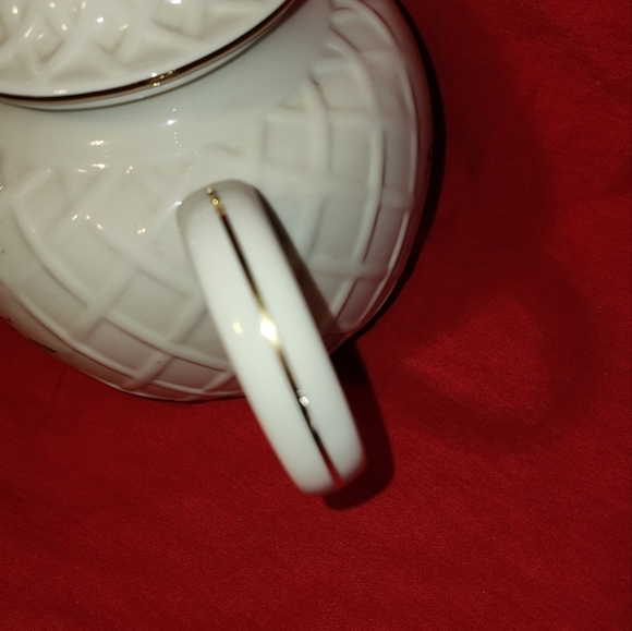 Lenox Holiday Gold-Banded Carved Teapot - Picture 9 of 11